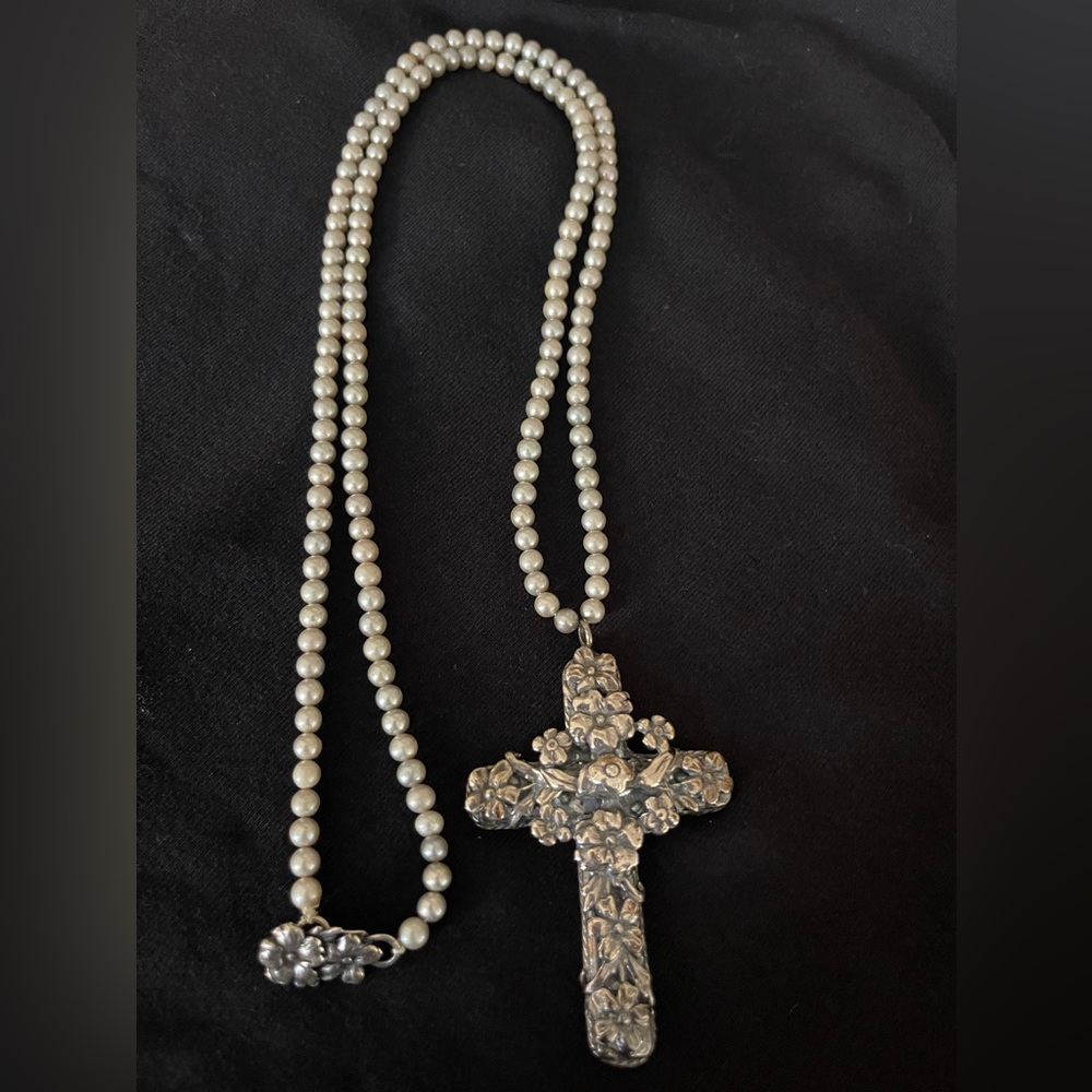 T. FOREE STERLING SILVER FLORAL CROSS & PEARL STRAND NECKLACE 925 ARTIST SIGNED